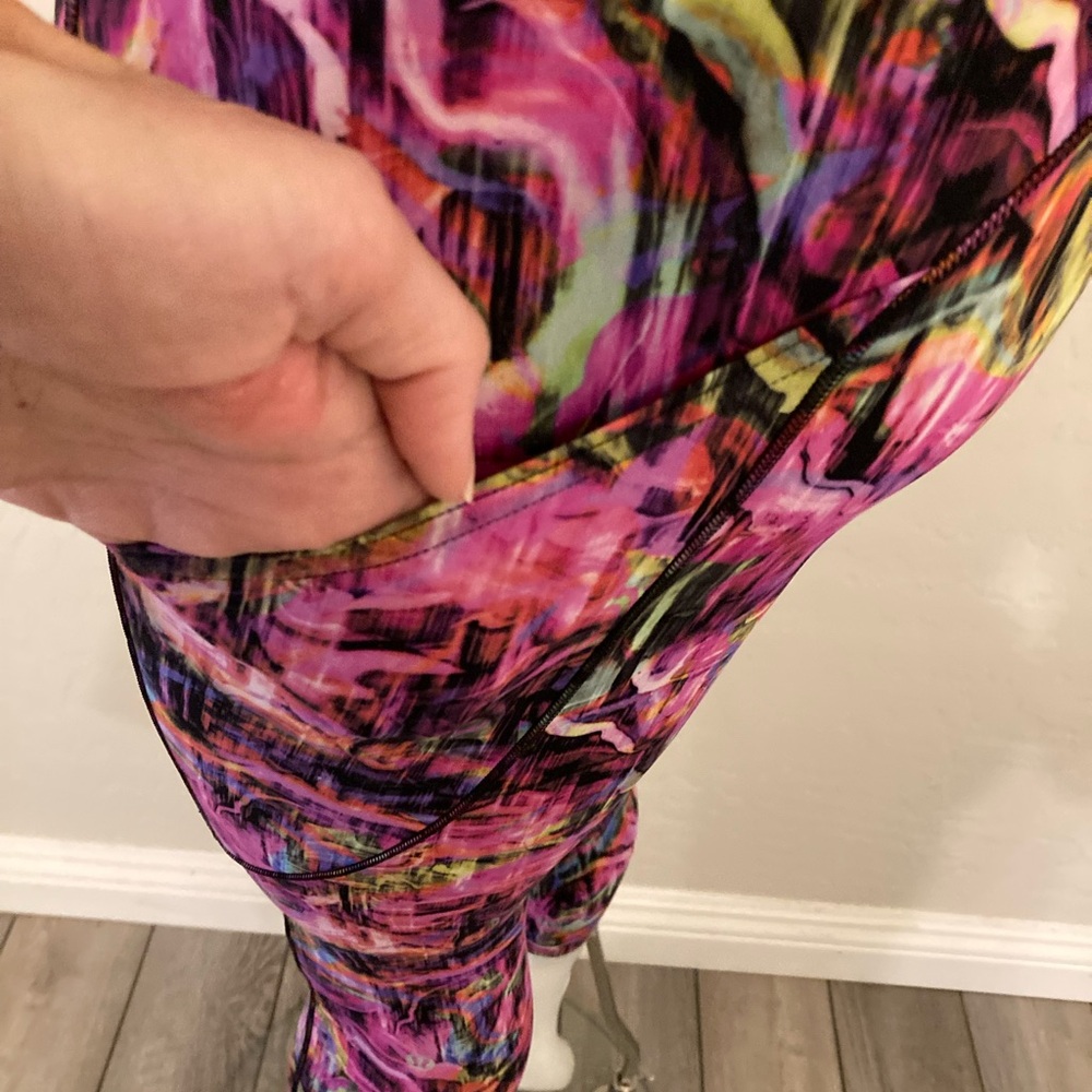 Lululemon Fast and Free High-Rise Crop 23"
5 Pocket Hyper Flow Pink Multi SZ6 - Picture 10 of 13